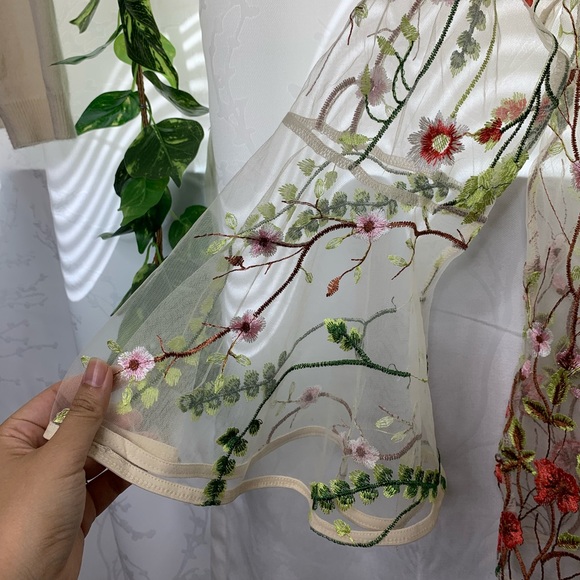 Adiva bell sleeves floral embroidered blouse - Picture 2 of 6